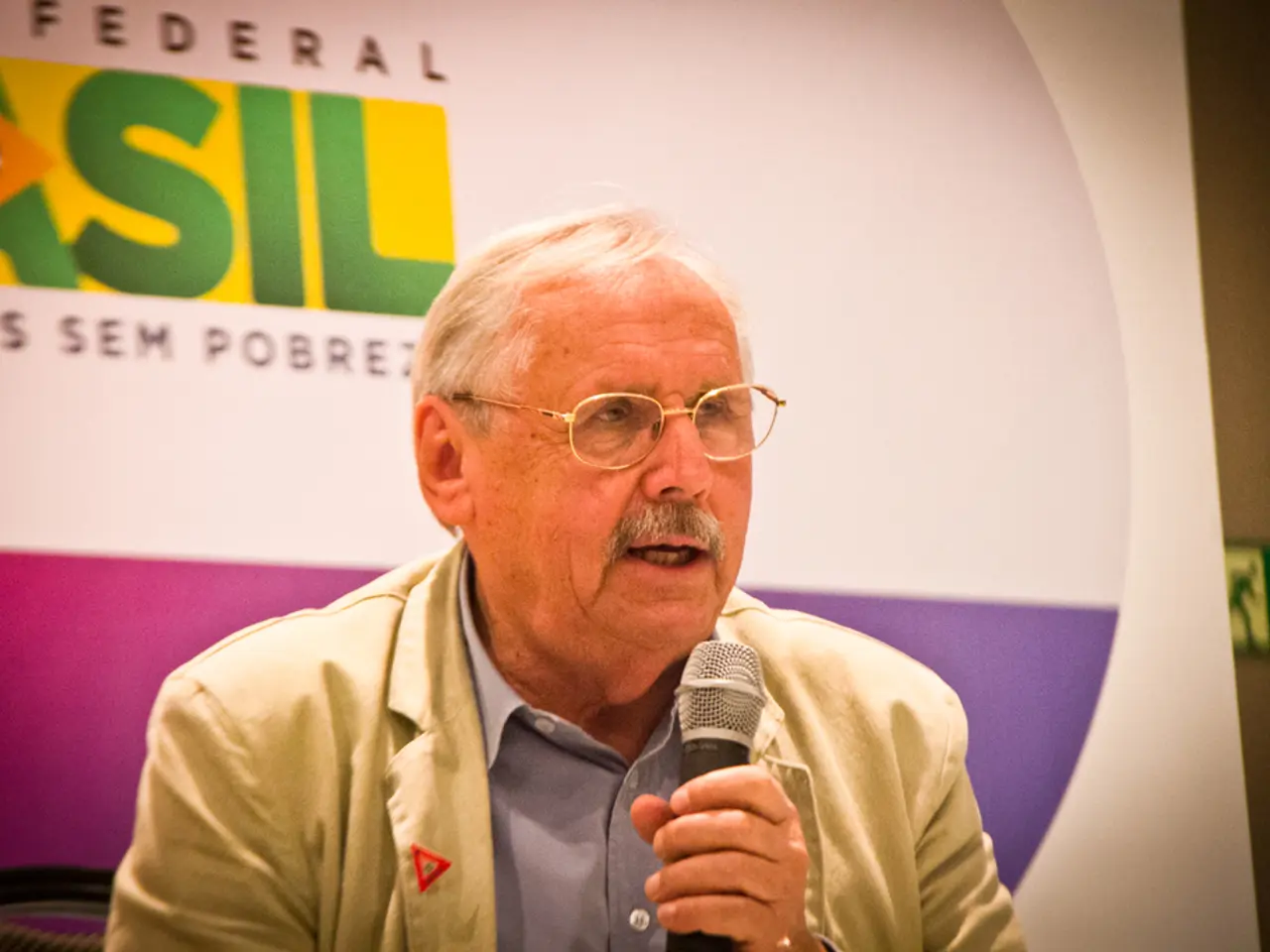 Rhein advocates for Spahn's innocence amidst masking allegations