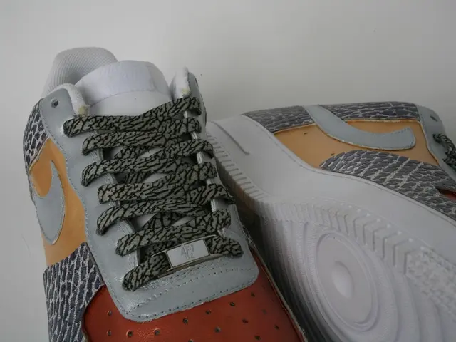 Top Footwear Picks for Senior Women Suffering from Dementia