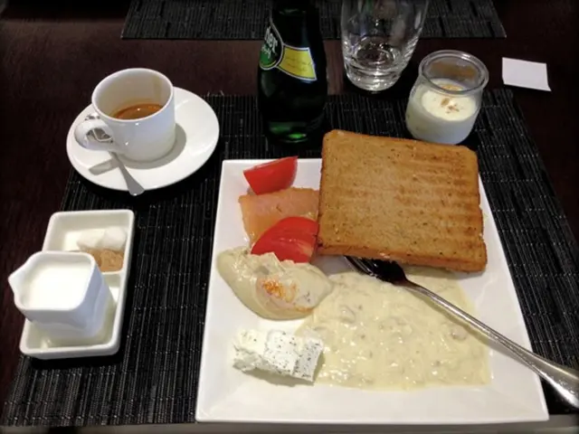 Vacation Indulgences at Night: Impact on Gut Microbes and Weight