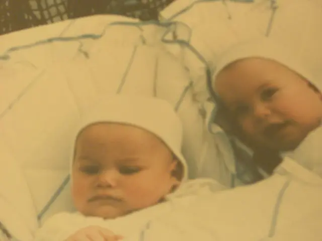 Tactics and Advice for Feeding Two or More Babies Simultaneously