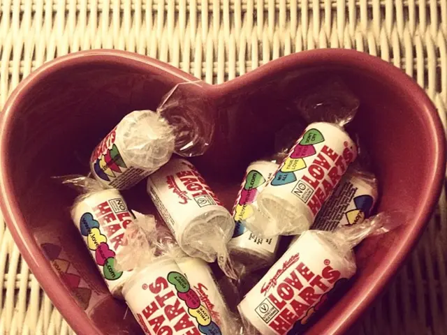 Various approaches for performing heart valve replacement surgery are available.