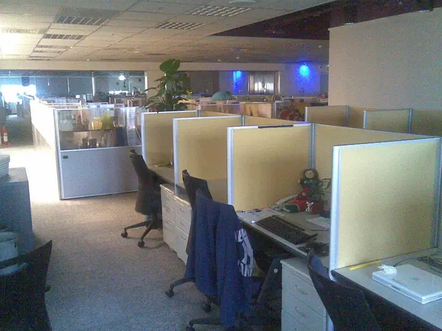 Memory Duration Variation: Short-term versus Long-term Forgetting