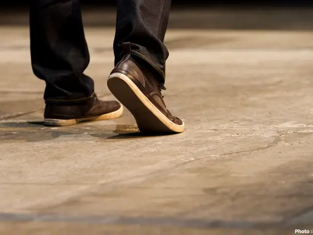 Possible remedies for swollen legs: