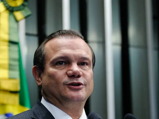 Michael Kilmer disputes Michael Douglas's cancer assertion