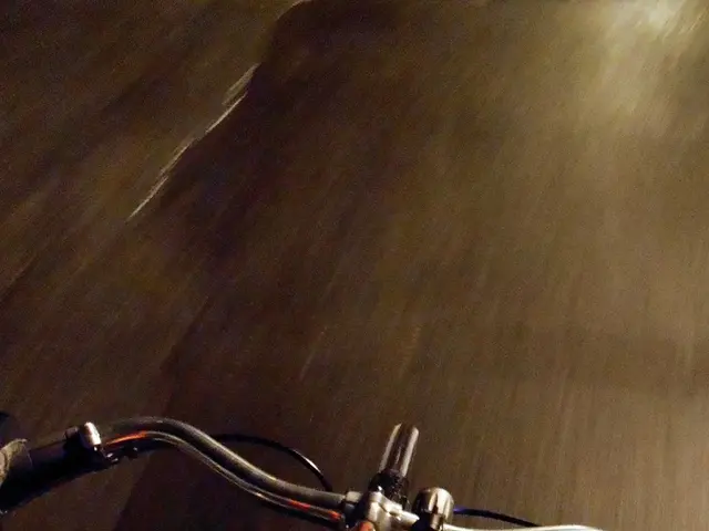 Bicyclist perishes following a collision with a truck in Hannover