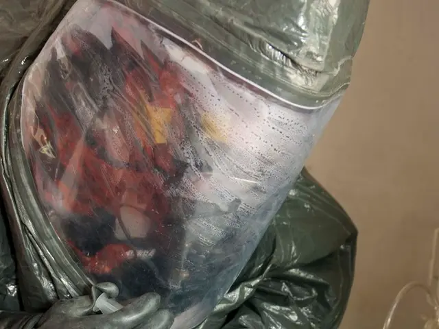 Unknown substance package discovered at FW Hannover, causing injuries to three individuals